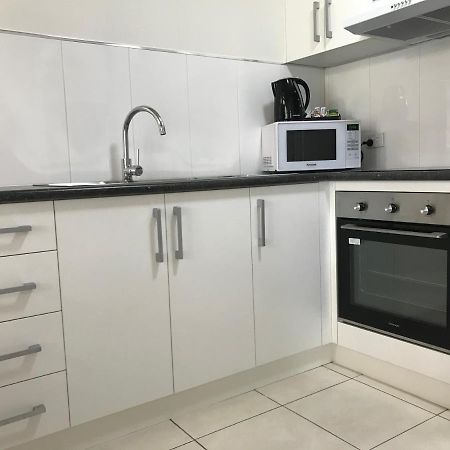 Ferienwohnung Ocean Breeze Units Bowen Exterior foto