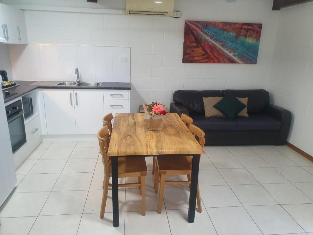 Ferienwohnung Ocean Breeze Units Bowen Exterior foto