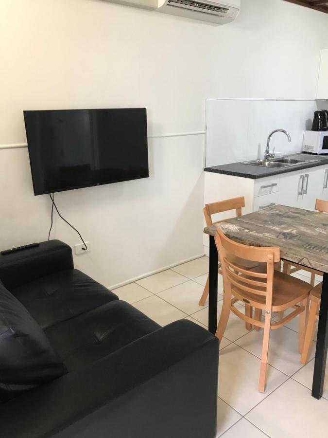 Ferienwohnung Ocean Breeze Units Bowen Exterior foto