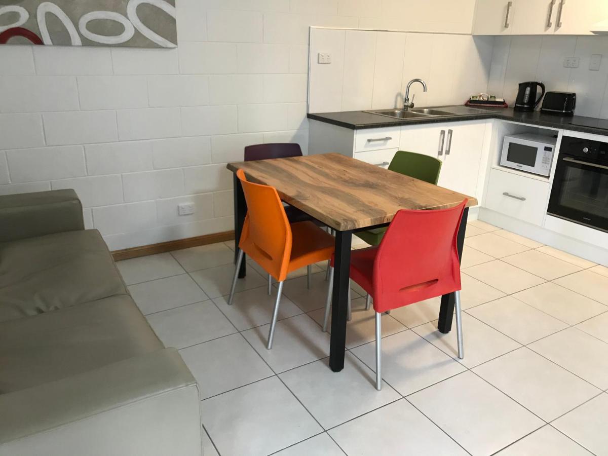Ferienwohnung Ocean Breeze Units Bowen Exterior foto