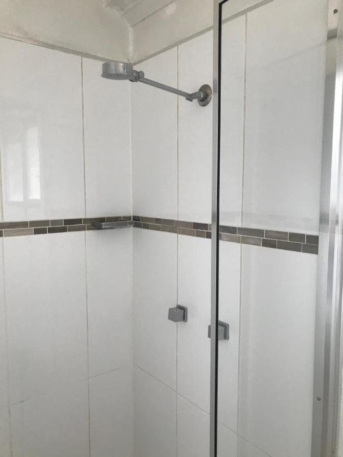 Ferienwohnung Ocean Breeze Units Bowen Exterior foto