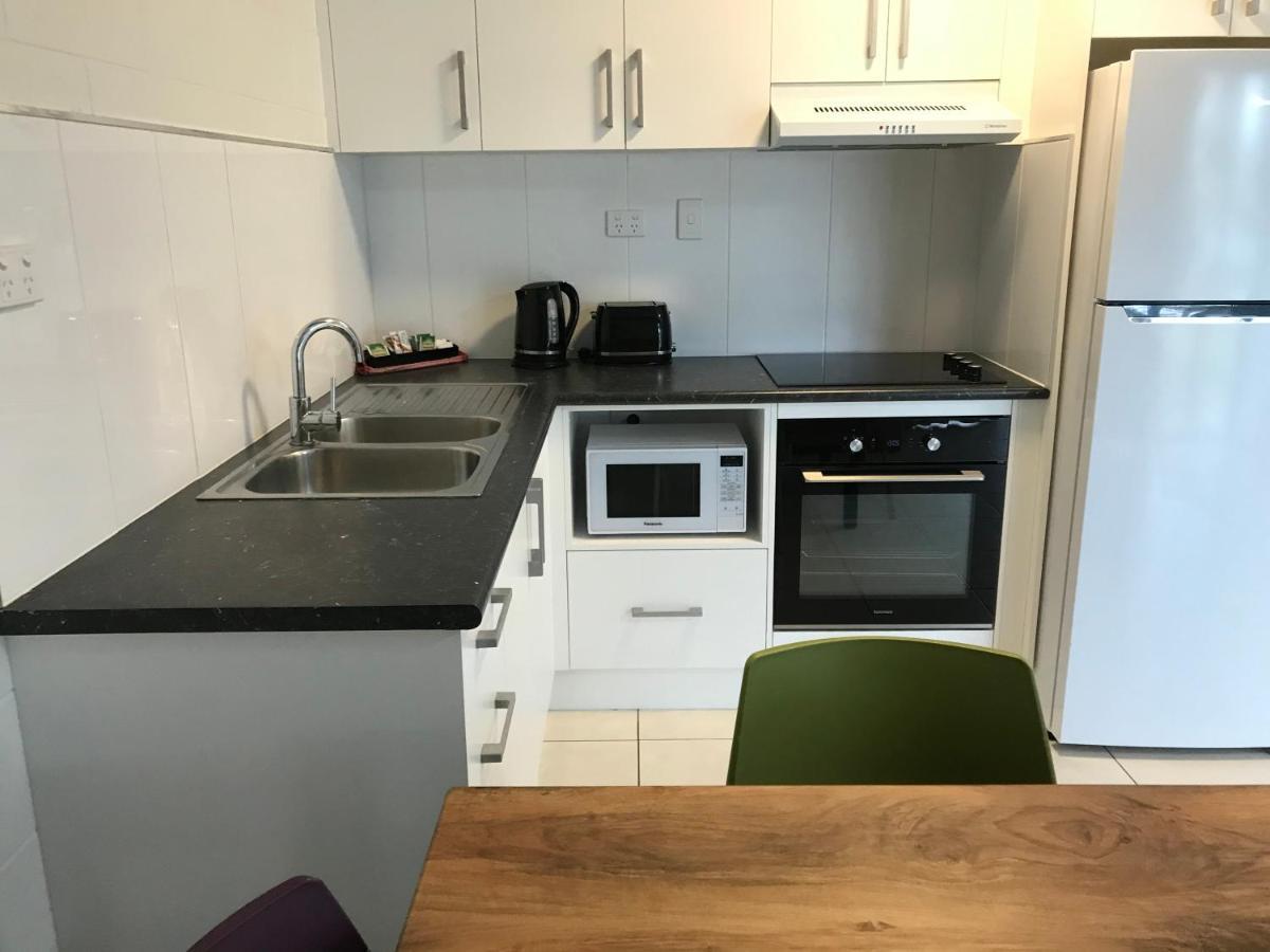 Ferienwohnung Ocean Breeze Units Bowen Exterior foto