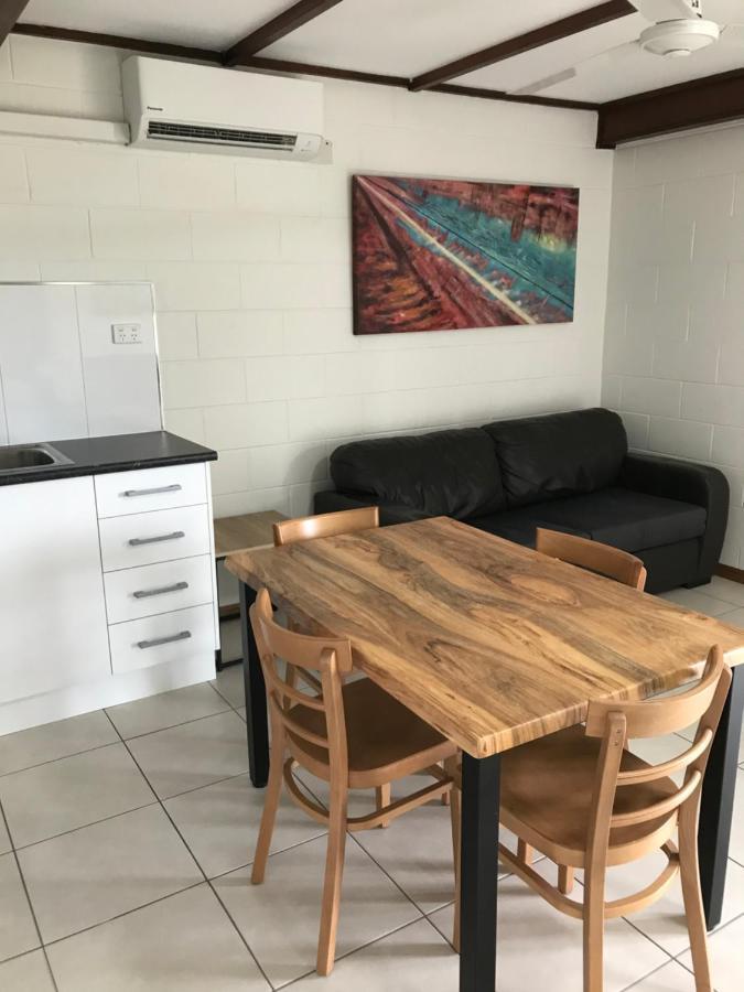 Ferienwohnung Ocean Breeze Units Bowen Exterior foto