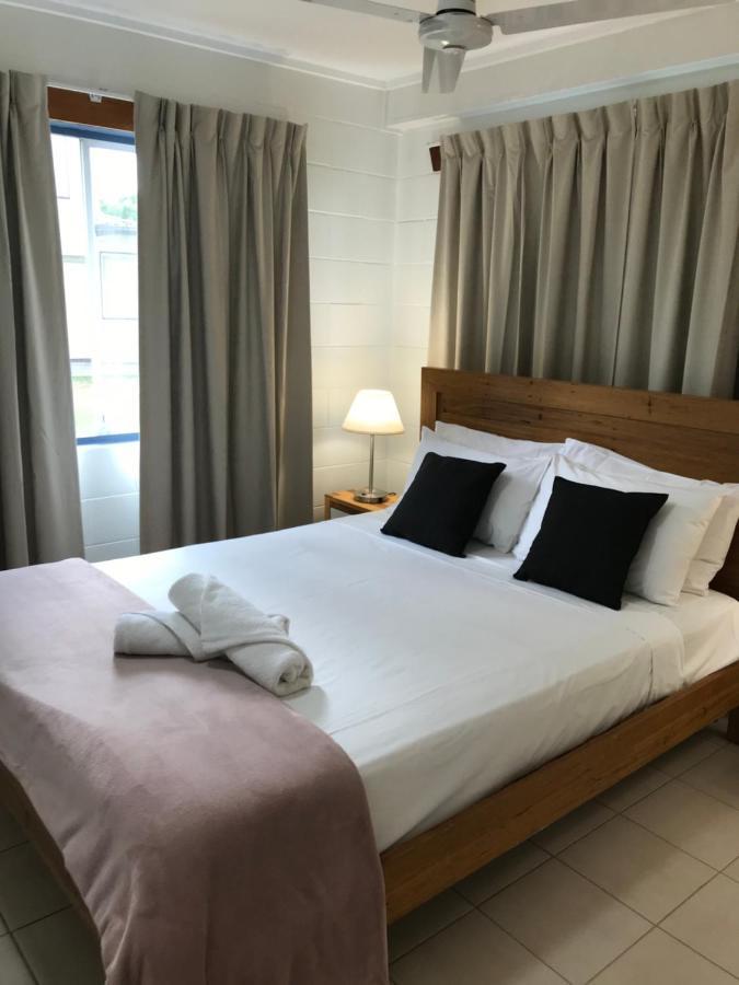 Ferienwohnung Ocean Breeze Units Bowen Exterior foto
