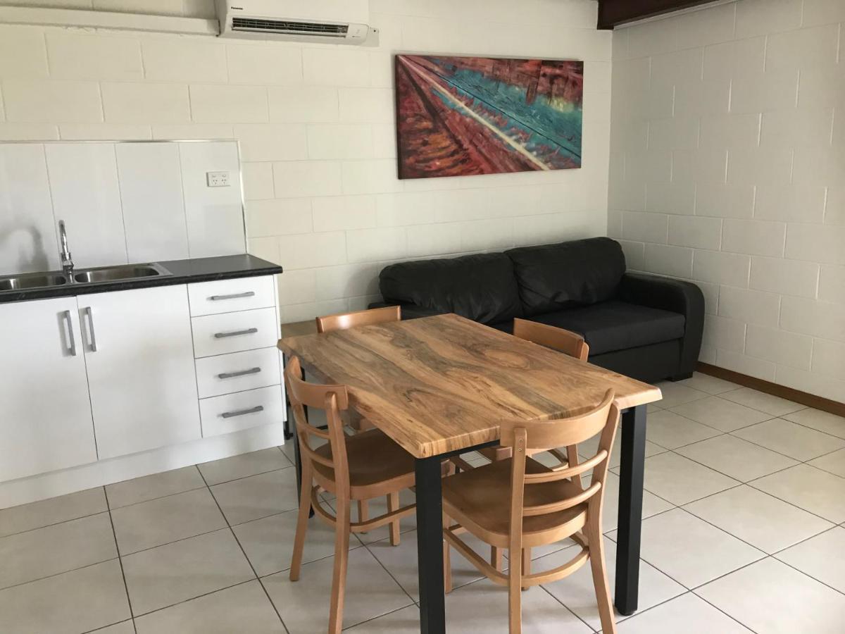Ferienwohnung Ocean Breeze Units Bowen Exterior foto