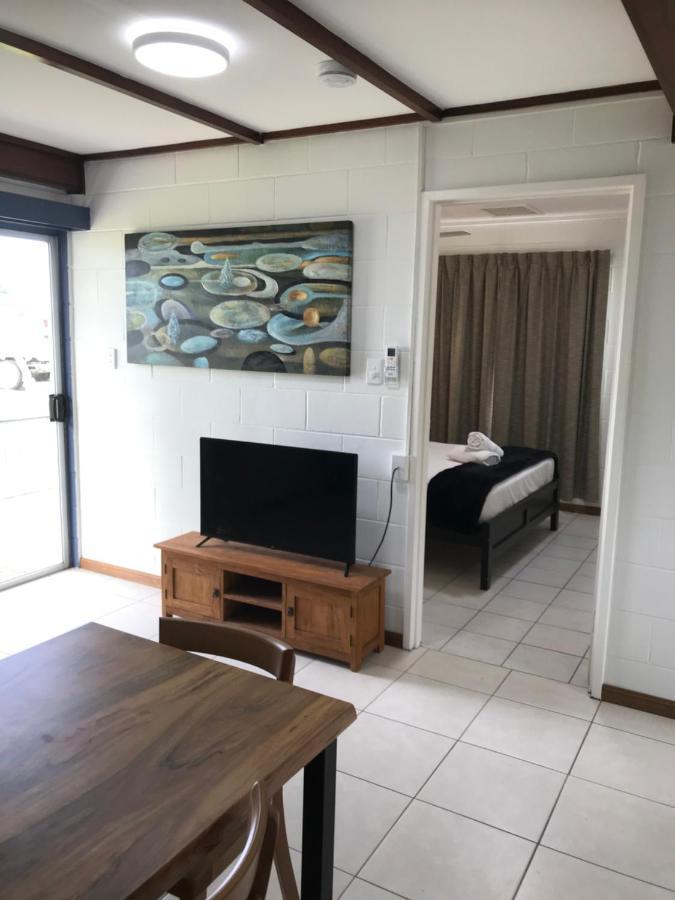Ferienwohnung Ocean Breeze Units Bowen Exterior foto